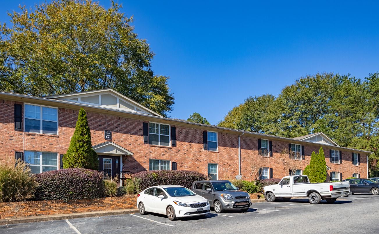 Terraces & Highbury Court The Multifamily Advisory Group at Cushman